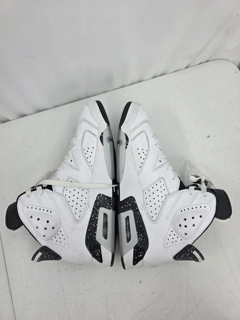 Jordan 6 Retro Reverse Oreo White Black Men's Sneakers‎ CT8529-112 Men's Size 9.